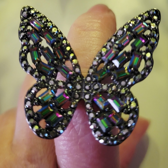 Paparazzi Iridescent Butterfly Ring - Picture 3 of 3